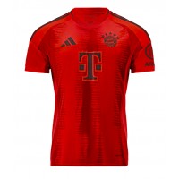 Camiseta Bayern Munich Aleksandar Pavlovic #45 Primera Equipación Replica 2024-25 mangas cortas